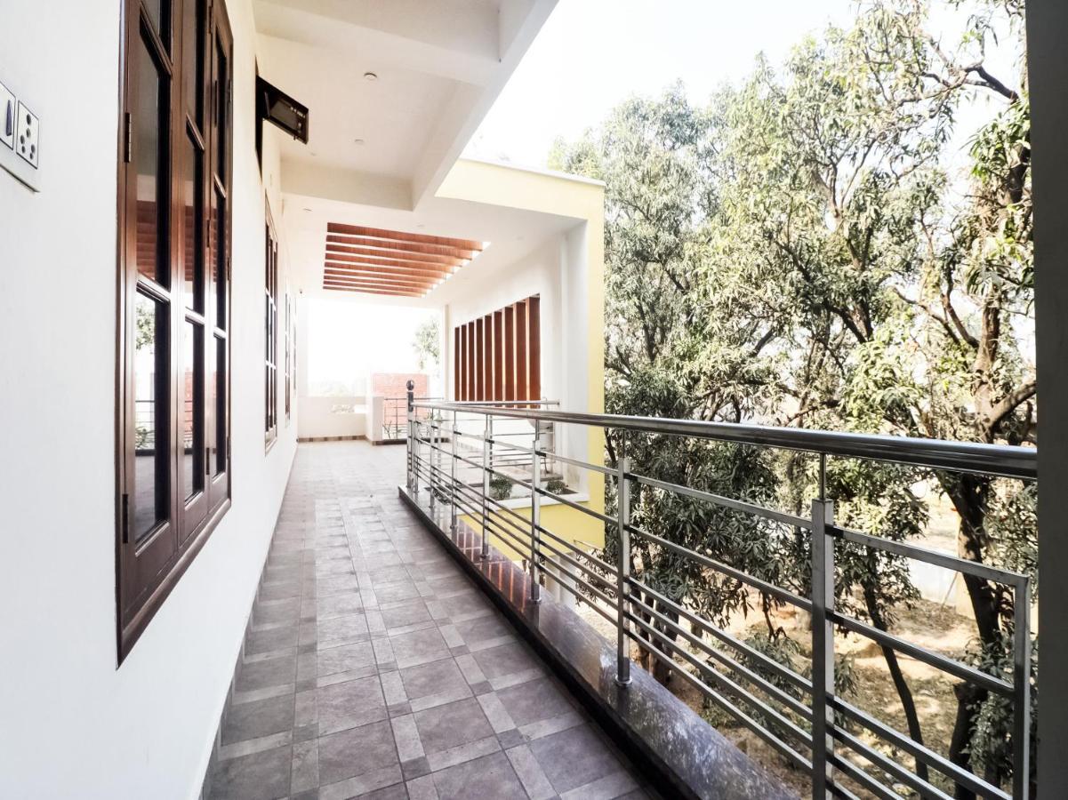 Oyo Lck1233 Rivaaj Palace Lakhnaú Exteriér fotografie