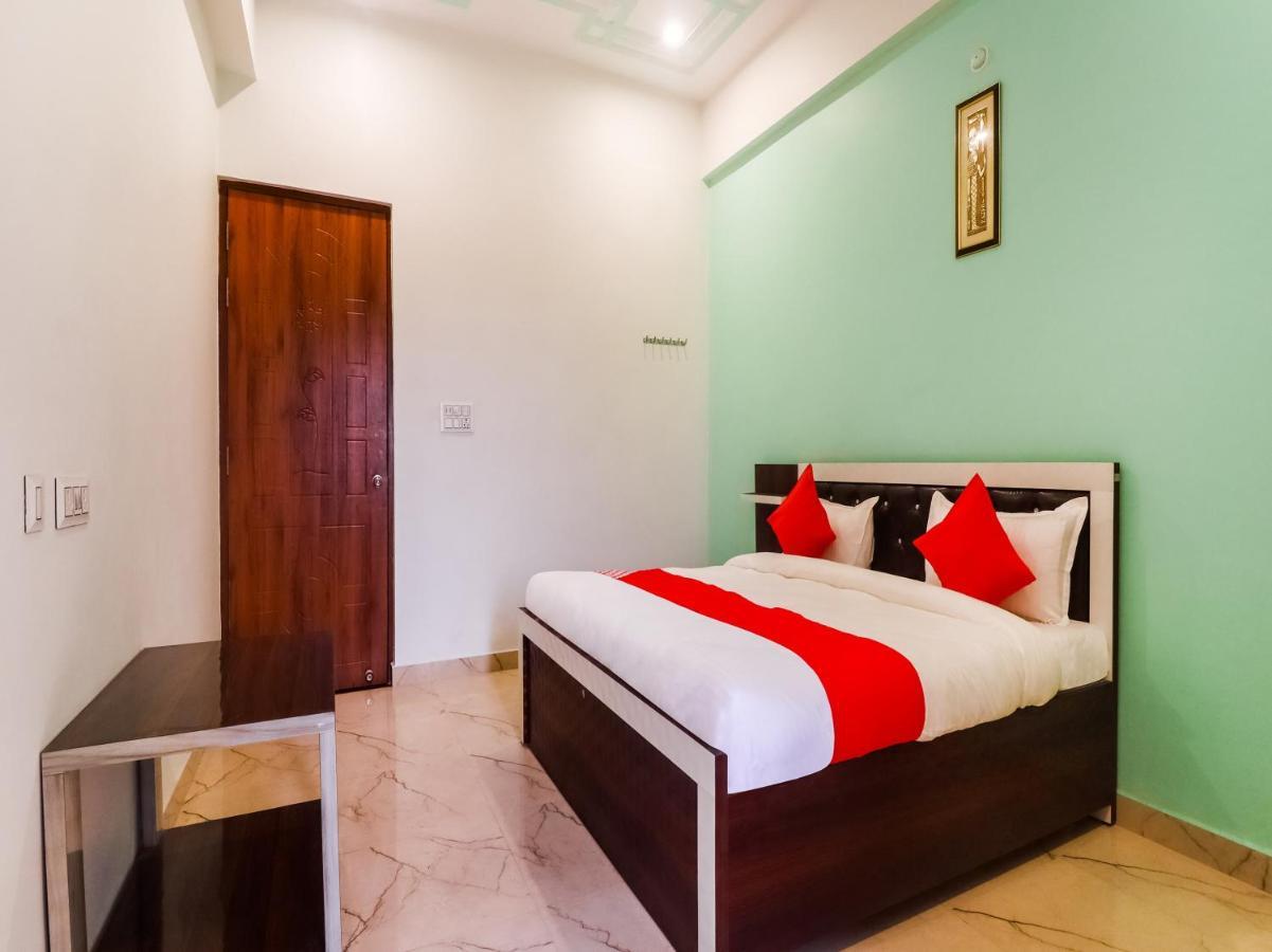 Oyo Lck1233 Rivaaj Palace Lakhnaú Exteriér fotografie